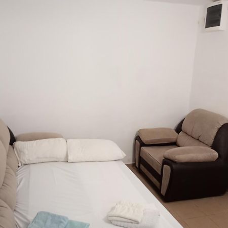 Apartments And Rooms Camelia Premantura Exterior photo