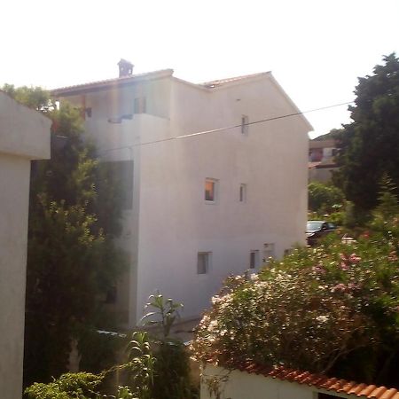 Apartments And Rooms Camelia Premantura Exterior photo