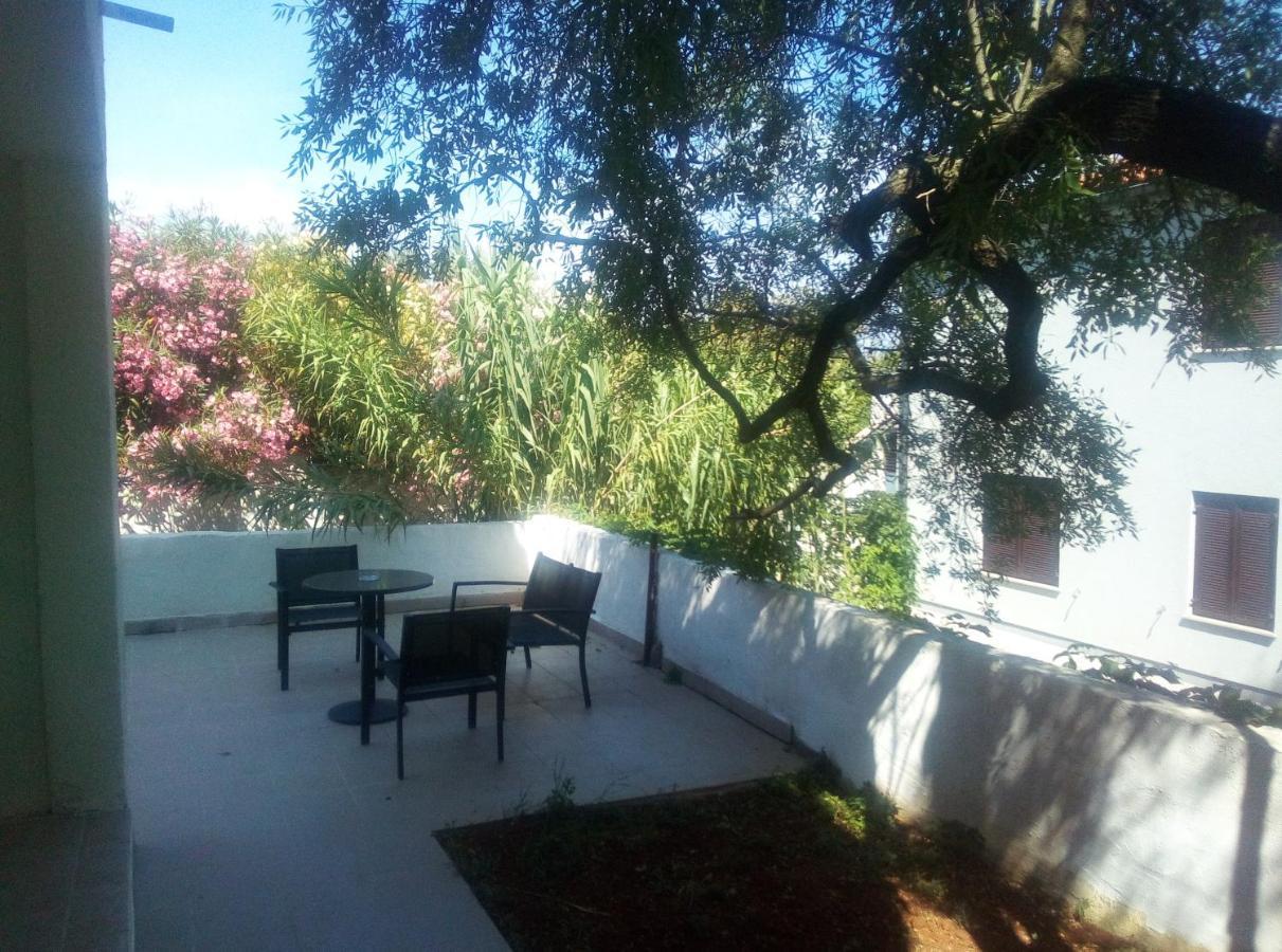 Apartments And Rooms Camelia Premantura Exterior photo